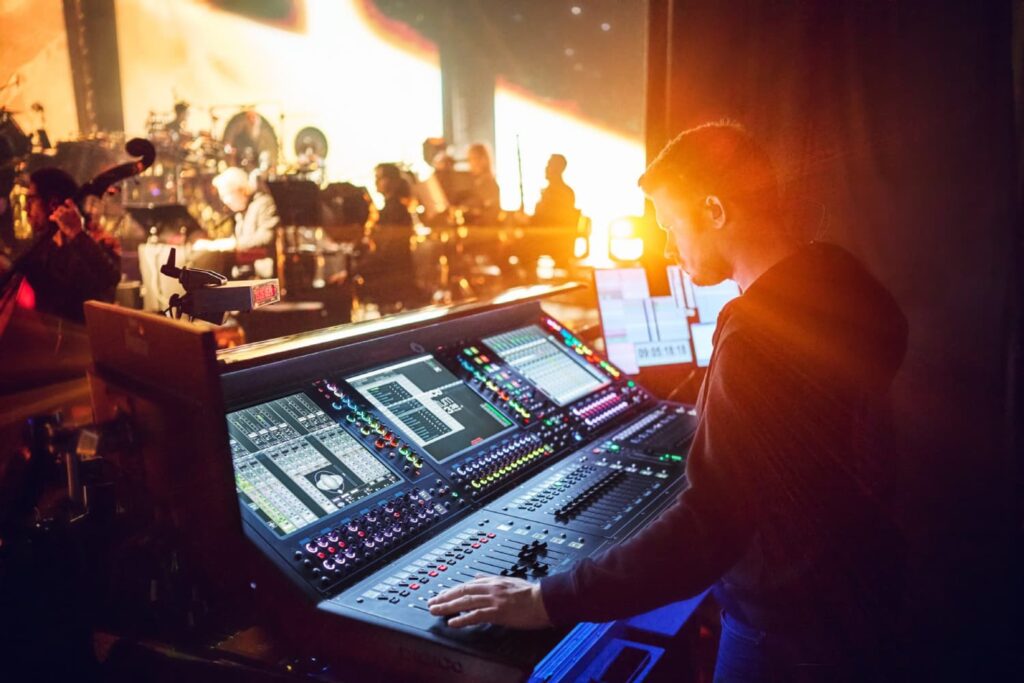 Configuración de mezcla con consola DiGiCo y sistema KLANG durante el espectáculo sinfónico «The World of Hans Zimmer».