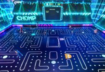 BlackTrax y PAC-MAN LIVE EXPERIENCE: cómo la tecnología de tracking transforma los videojuegos en aventuras inmersivas Vista general de la arena de PAC-MAN LIVE EXPERIENCE en el Arcade Arena Manchester, con jugadores rastreados en tiempo real mediante el sistema BlackTrax de CAST.