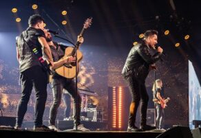 Lars Aarts ilumina el Oktoberfest Sittard 2025 con la tecnología Infinity de Highlite: ¿por qué los diseñadores de iluminación eligen Highlite para eventos en exterior? Iluminación profesional con tecnología Infinity de Highlite en el Oktoberfest Sittard 2025