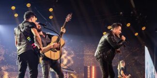 Iluminación profesional con tecnología Infinity de Highlite en el Oktoberfest Sittard 2025