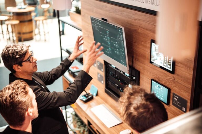 adam-hall-group-ise-2026-audio-iluminacion-sistemas-integrados-questra