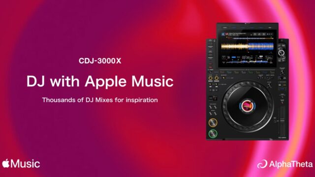 CDJ-3000X compatible con Apple Music: banner oficial de AlphaTheta con el reproductor DJ CDJ-3000X y el mensaje “DJ with Apple Music”.