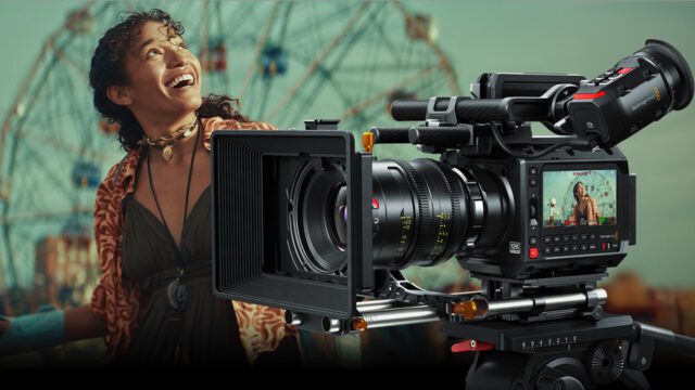 Retirada de Blackmagic PYXIS 12K en cámara cinematográfica con sensor 12K durante un rodaje profesional