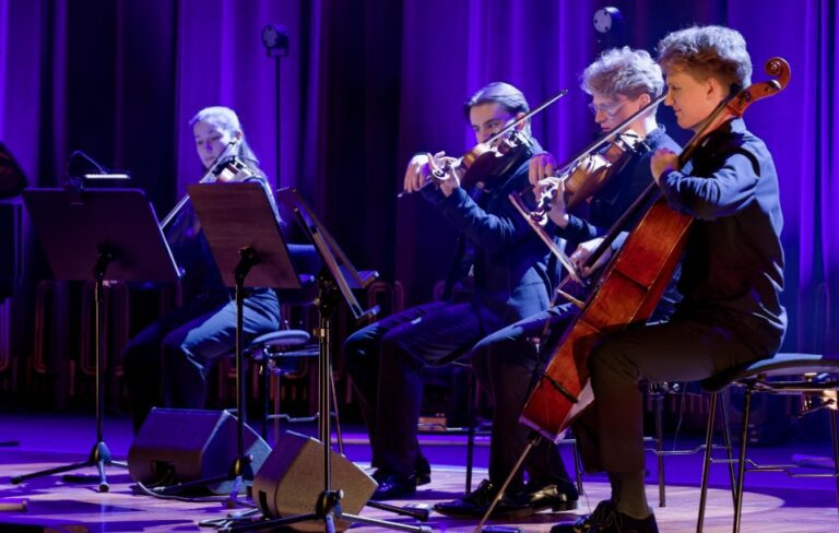 Captura de pantalla 4 3 2026 131755 brandzone.sennheiser group.com 768x488 1