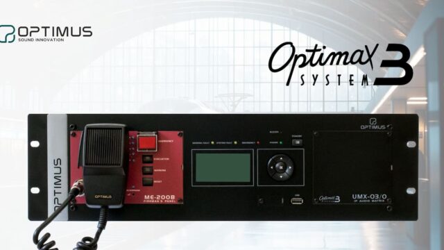 Sistema OPTIMAX3 para megafonía ferroviaria: unidad rack OPTIMUS OptimaX3 con matriz IP UMX-03 y panel de control, sobre fondo de estación