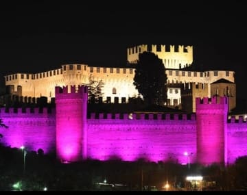 La magia del color ilumina el Castillo de Gradara con proyectores DTS