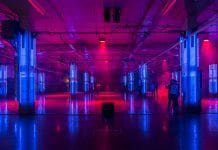 «CLUSTER», una espectacular instalación audiovisual por Playmodes Studio "CLUSTER", una espectacular instalación audiovisual por Playmodes Studio