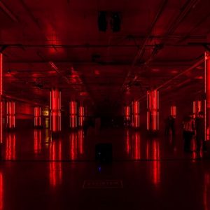 "CLUSTER", una espectacular instalación audiovisual por Playmodes Studio