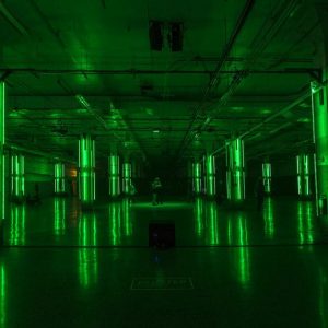 "CLUSTER", una espectacular instalación audiovisual por Playmodes Studio