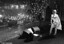 El nuevo 1AM+ de Clair Brothers protagonista del equipo de sonido en la gira de Blondie Los 1AM+ de Clair Brothers para el equipo de sonido en el tour de Blondie.