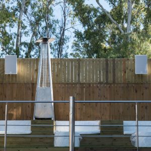 Instalación del sistema de sonido profesional en el SISU Boutique Hotel