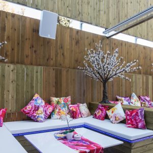 Instalación del sistema de sonido profesional en el SISU Boutique Hotel