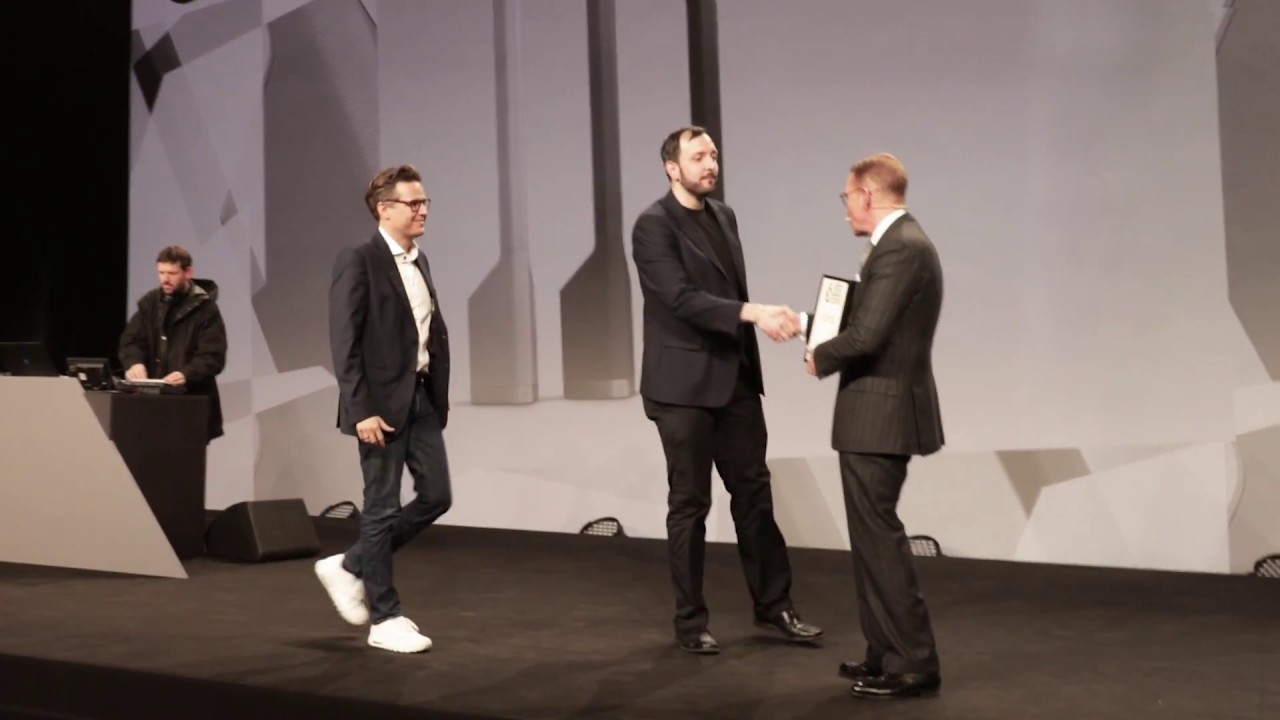 Sistema de altavoces de columna activo MAUI P900 de LD System