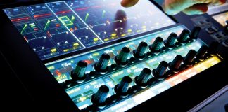 Vi1000-mesa-de-mezclas-digital-de-Soundcraft-una-marca-de-HARMAN