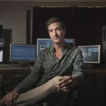 Andy-Barlow-fundador-de-Lamb-utiliza-monitores-de-estudio-Genelec