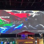 Proyector de cine laser Christie CP42LH en pantalla más grande