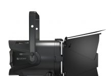 Foco iluminación profesional Fresnel con LED de luz diurna Cameo F2 D de Adam Hall Foco iluminación profesional Fresnel de luz diurna Cameo de Adam Hall