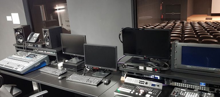 Instalación sistemas audiovisuales de BGL en el Auditorio de Secuoya Studios