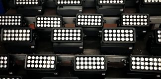 focos LED profesionales para exteriores con batería