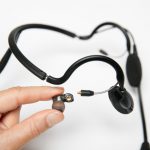 Auriculares de intercom ligeros Point Source Audio adaptados para mejorar la higiene, la accesibilidad y la personalización Auriculares de intercom ligeros Point Source Audio