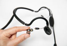 Auriculares de intercom ligeros Point Source Audio adaptados para mejorar la higiene, la accesibilidad y la personalización Auriculares de intercom ligeros Point Source Audio