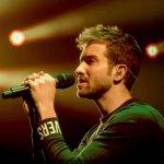 Sistemas in-ear vs sistemas de cuñas de escenario y side fills Sistemas in-ear