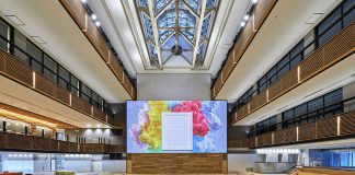 Proyector de láser puro Christie D4K40-RGB para un videomapping 3D