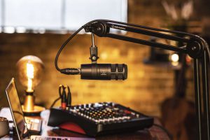 nuevo micrófono dinámico hipercardioide para podcasts y streaming