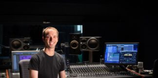 instalación de los monitores Neumann y Dolby Atmos  para un audio inmersivo