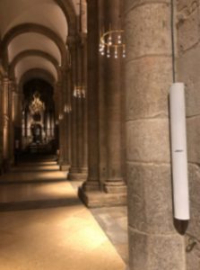 instalación de un sistema de audio profesional Bose profesional en la Catedral de Santiago