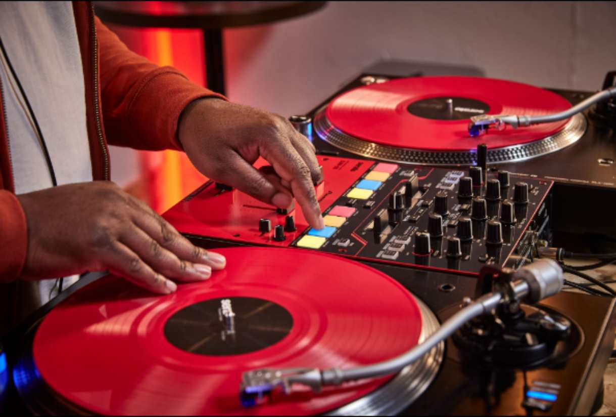Descubre la Mesa de Mezclas DJ Pioneer DJM-S5, para Serato DJ Pro
