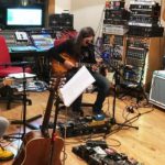 El feeling obtenido al grabar un grupo musical de forma simultánea grabar un grupo musical