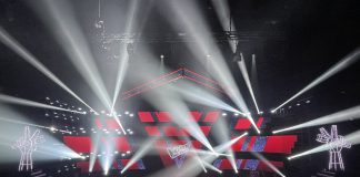 Equipos de iluminación profesional Cameo en el espectáculo La Voz Tailandia