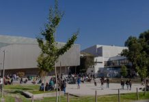 Los dispositivos USB todo en uno para conferencias Bose Videobar VB1 instalados en más de 100 aulas hibridas en la Universidad de Chile Los dispositivos USB todo en uno para conferencias Bose Videobar VB1 instalados en más de 100 aulas hibridas en la Universidad de Chile