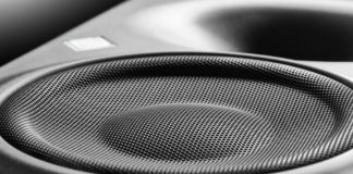 monitor de estudio con tecnología DSP KH 150 de Neumann más adecuado para la transmisión y producción musical