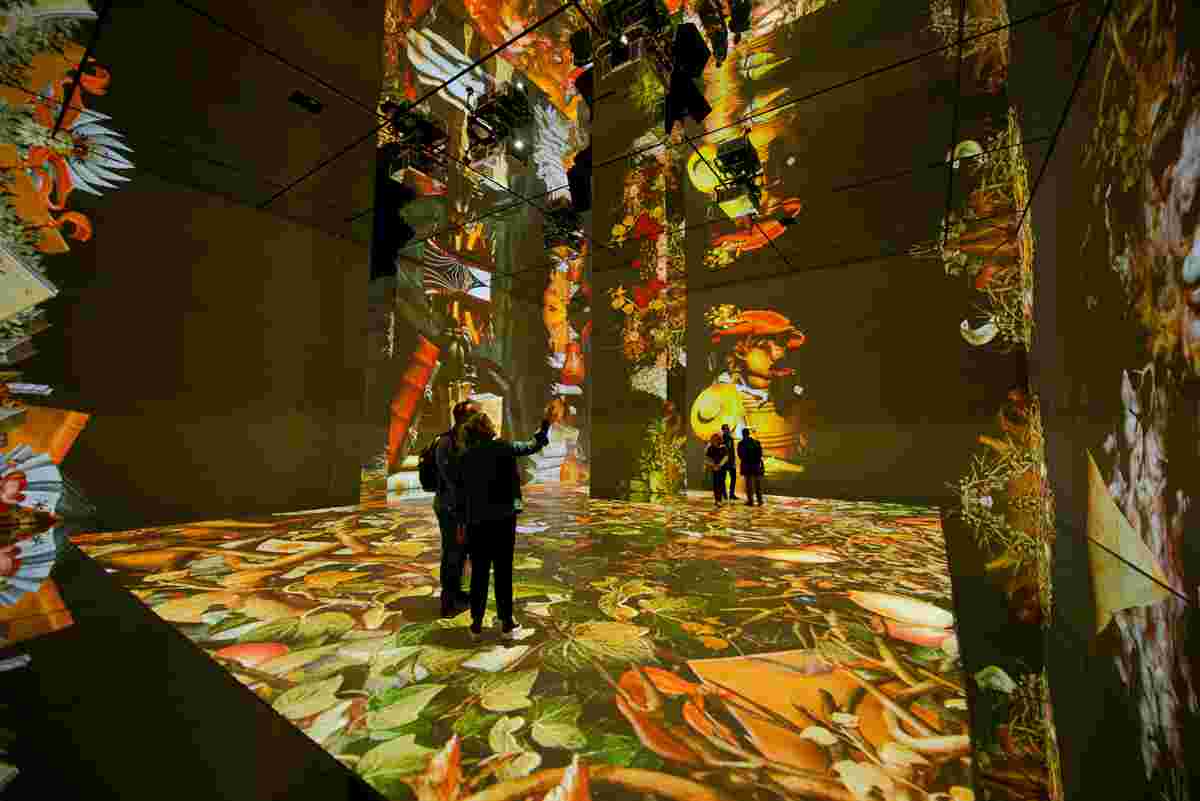 Proyección con tecnología audiovisual de Panasonic en el primer centro de arte inmersivo de Londres