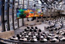 Más de 100 proyectores de 3 chips DLP RQ25K de Panasonic con LANG AG una relación con más de 30 años de historia proyectores de 3 chips DLP RQ25K de Panasonic