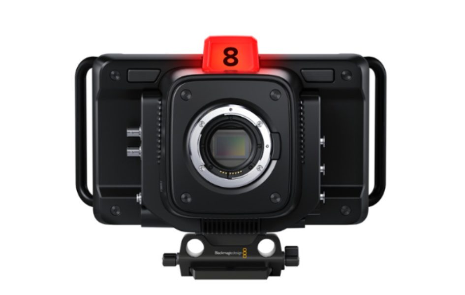 cámaras profesionales, especializadas para el directo, el modelo Blackmagic Studio Camera 6K Pro, y Blackmagic Studio Camera 4K Pro G2