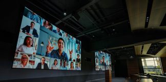 Equipamiento audiovisual de Christie para la sala de reuniones de compañía líder en tecnología médica
