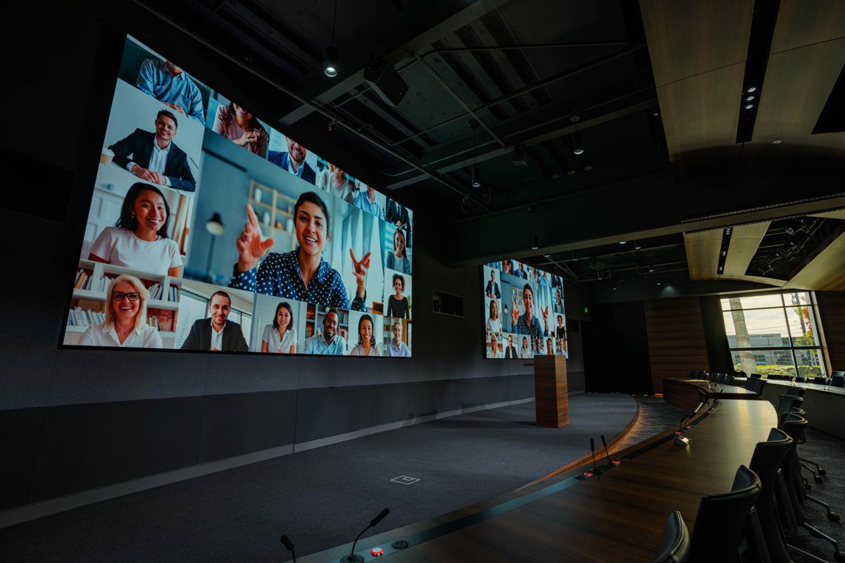 Equipamiento audiovisual de Christie para la sala de reuniones de compañía líder en tecnología médica