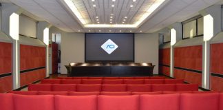 distribución AV sobre IP con soluciones AMX en el auditorio de ACI