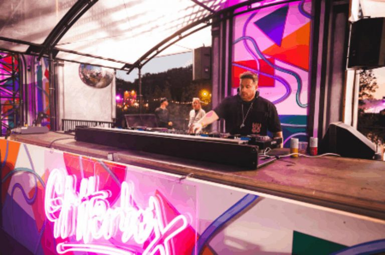 Los sistemas de sonido Pioneer en los cinco escenarios del festival de musica inaugural de Bélgica