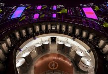 Las soluciones de proyección RGB de Christie en Palmaz Vineyards, donde el color es muy importante Las soluciones de proyección RGB de Christie en Palmaz Vineyards, el color es muy importante