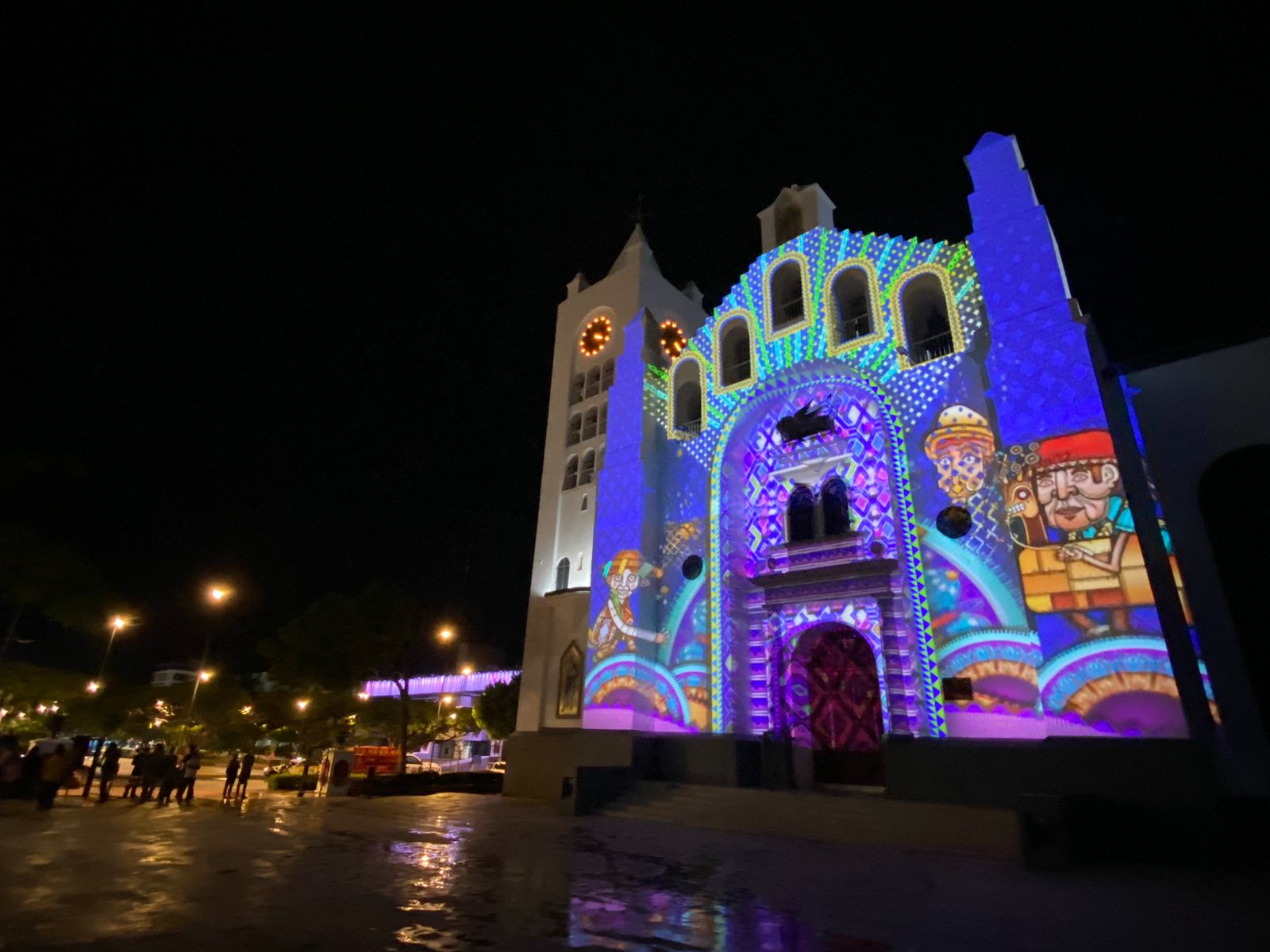 Impresionante espectáculo de videomapping con los proyectores láser 1DLP Serie HS de Christie en la Catedral de Tuxtla