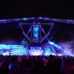 El diseño de la iluminación para el escenario principal de NATURE ONE con las luminarias de Cameo