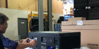 Los primeros 6 proyectores láser puro RGB de 50.000 lúmenes adquiridos por On Projecoes para de América Latina