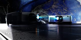 Proyectores de instalación LCD IP5X: Innovación y calidad para grandes escalas