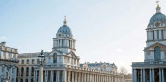 Soluciones para las salas de aprendizaje HyFlex para las aulas