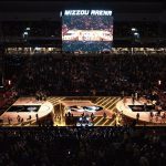 La proyección de láser puro RGB de Christie potencia la experiencia del mapping de proyección en 3D en la pista del Mizzou Arena
