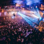 La mejor iluminación escénica para los eventos musicales